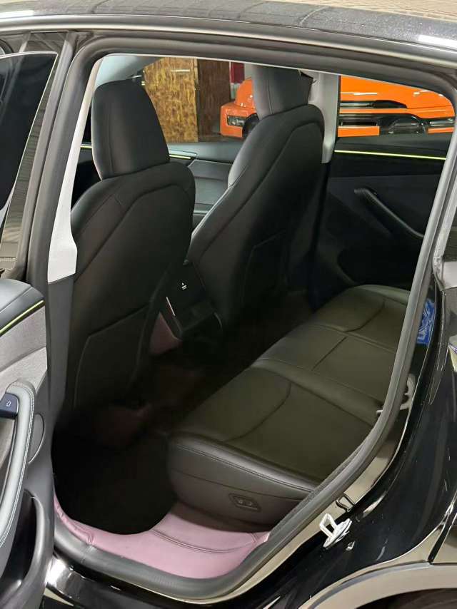 Tesla Model Y 5