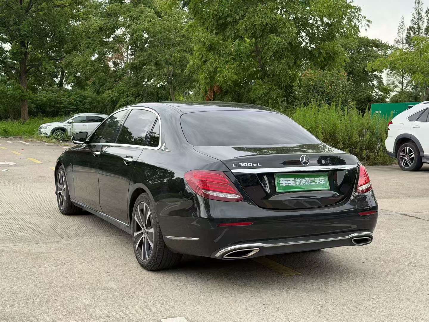 Mercedes-Benz E-Class E300eL Hybrid 6