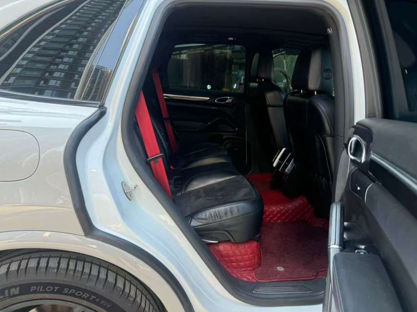 Porsche Cayenne 3.0T AWD 7