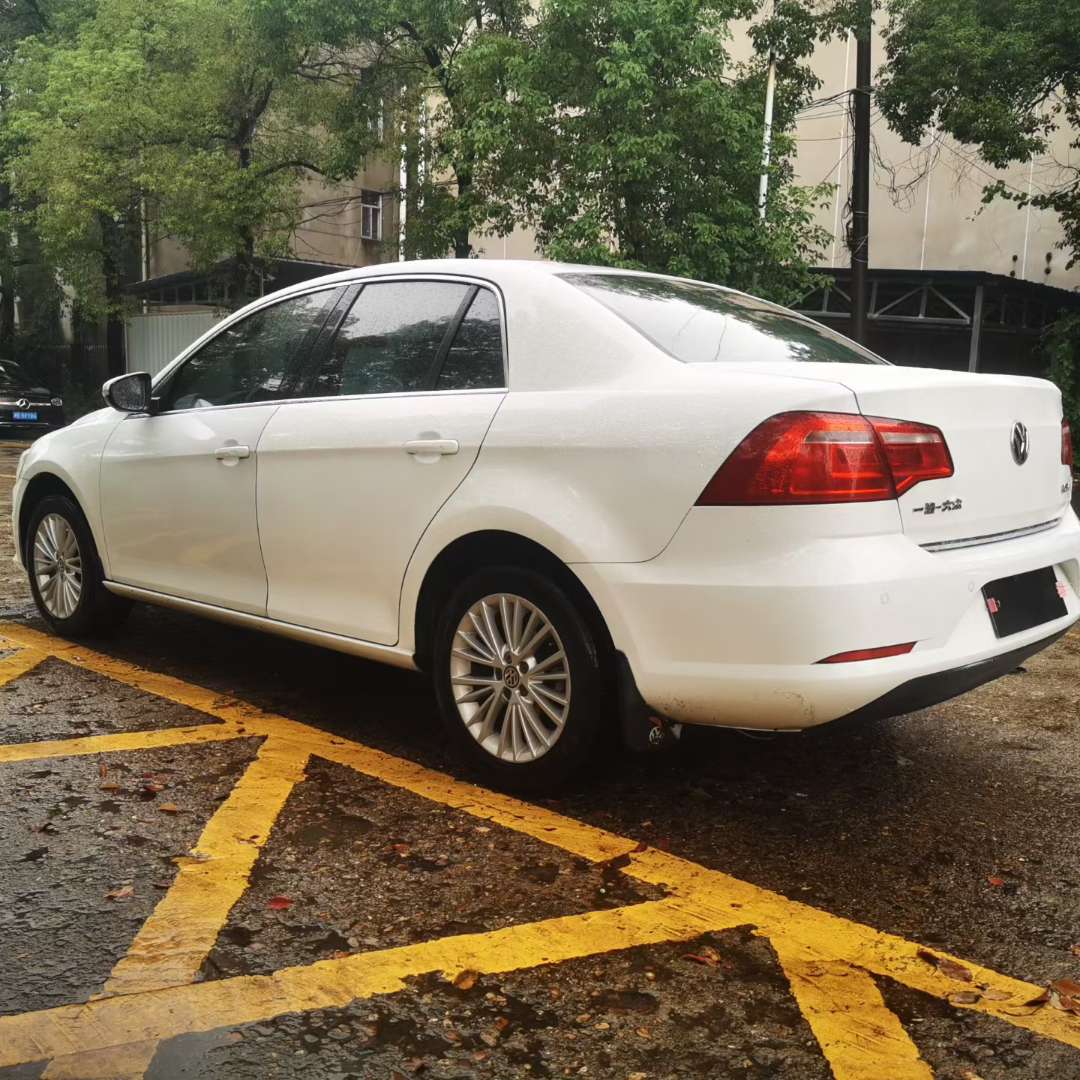 Volkswagen Bora Luxury Edition 7