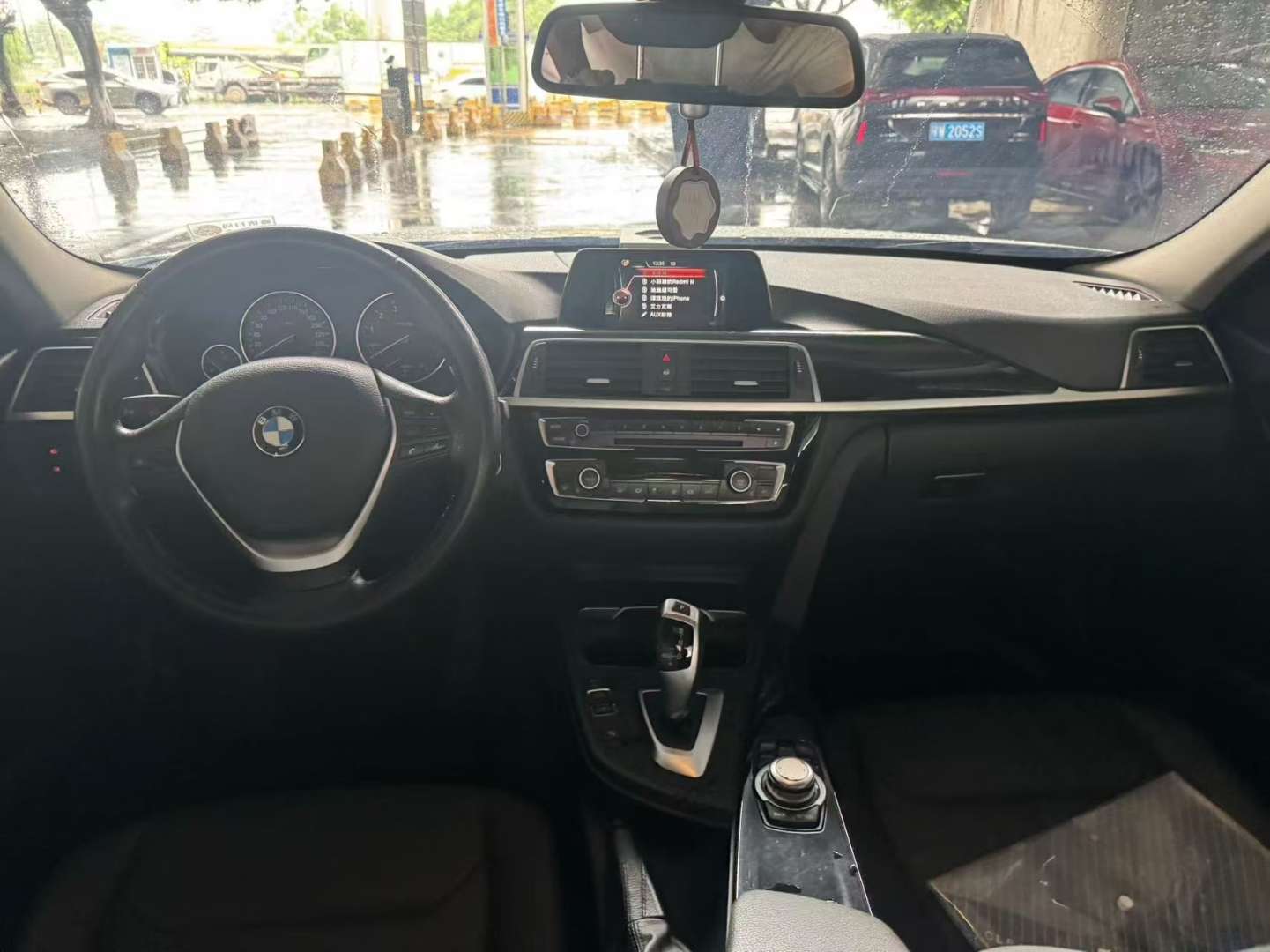 BMW 3 Series 320Li Sport 5