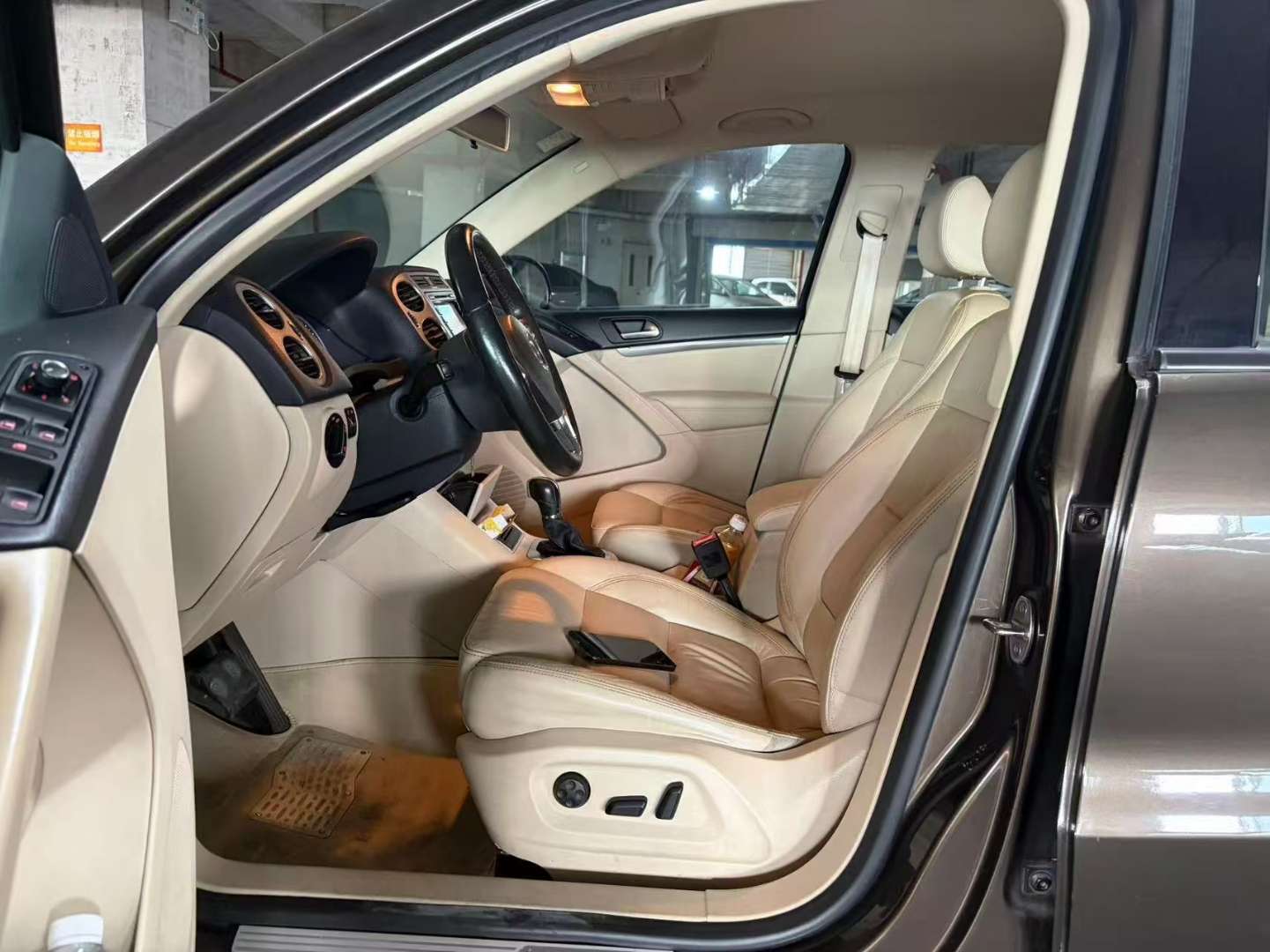 Volkswagen Tiguan 1.8T 4WD Comfort Edition 7