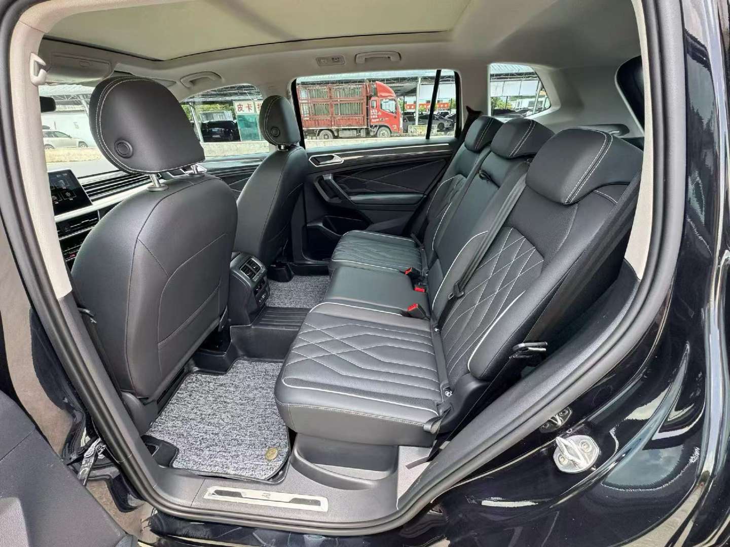 Volkswagen Tiguan L 2022 R-Line 6