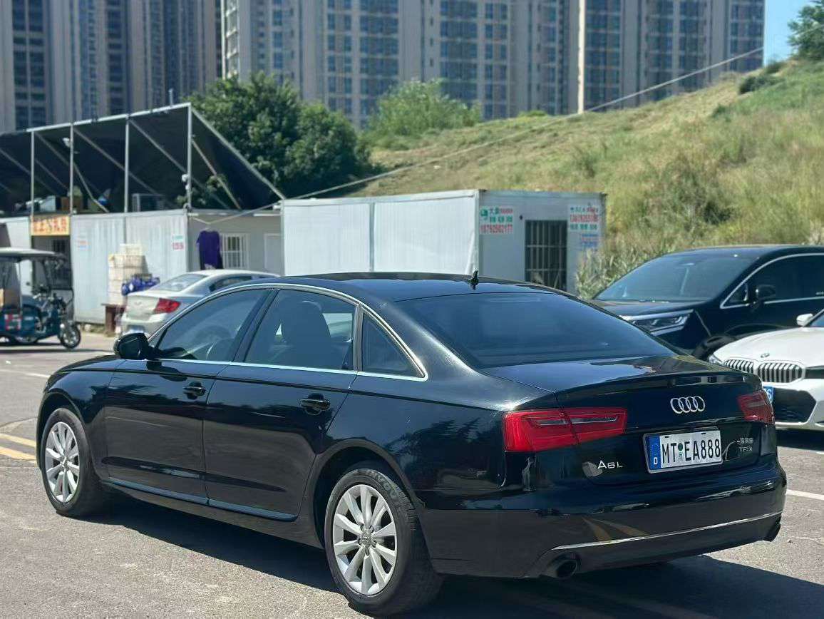 Audi A6L 8