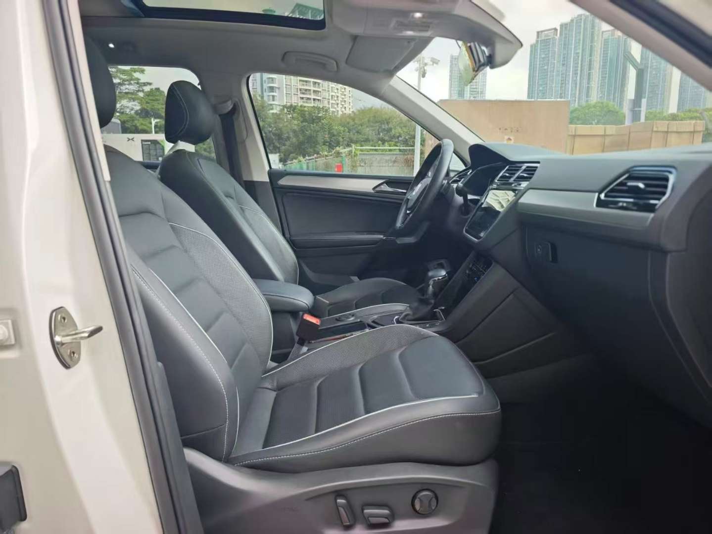 Volkswagen Tiguan L 2020 430 PHEV Plug-in Hybrid Flagship 1.4T 7