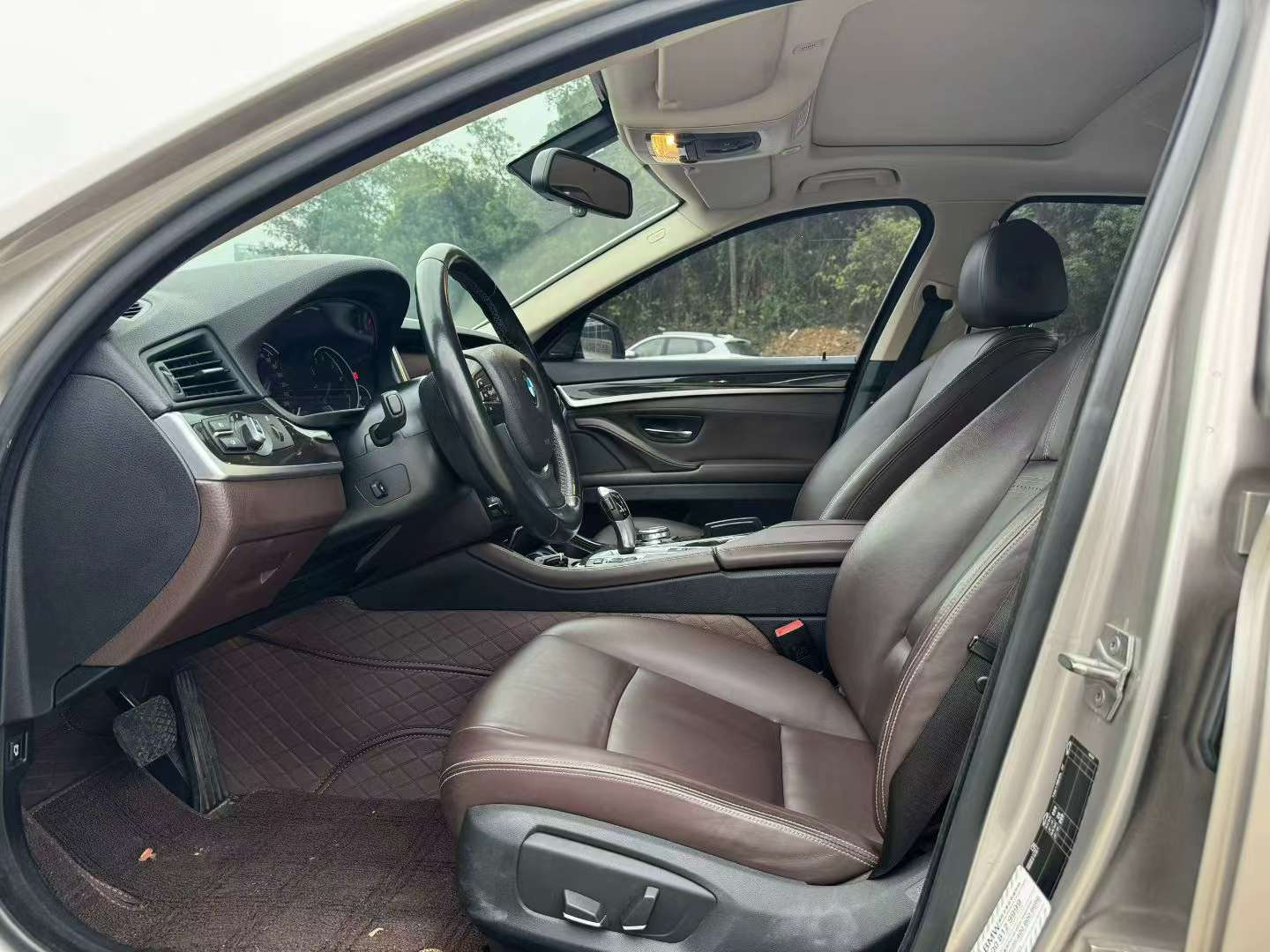 BMW 5 Series 2017 525Li Luxury Edition 4
