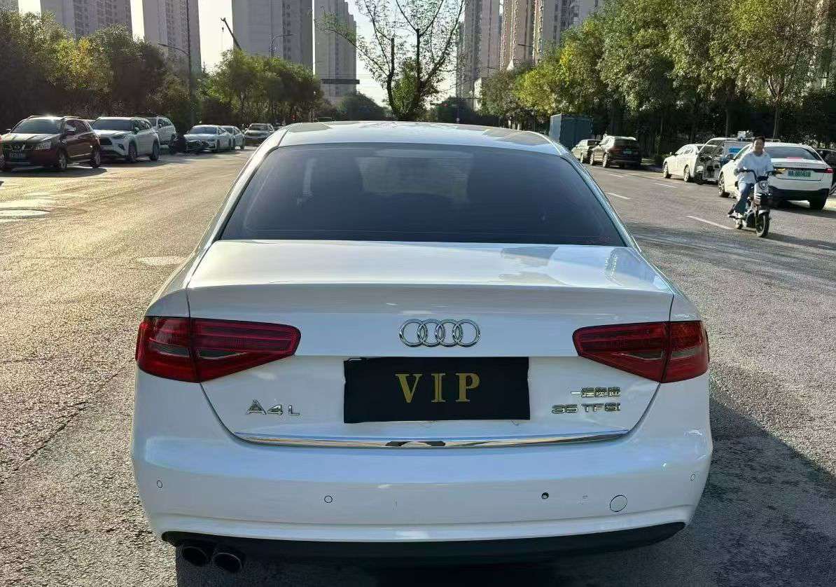 Audi A4L 2.0T Automatic Sunroof 7