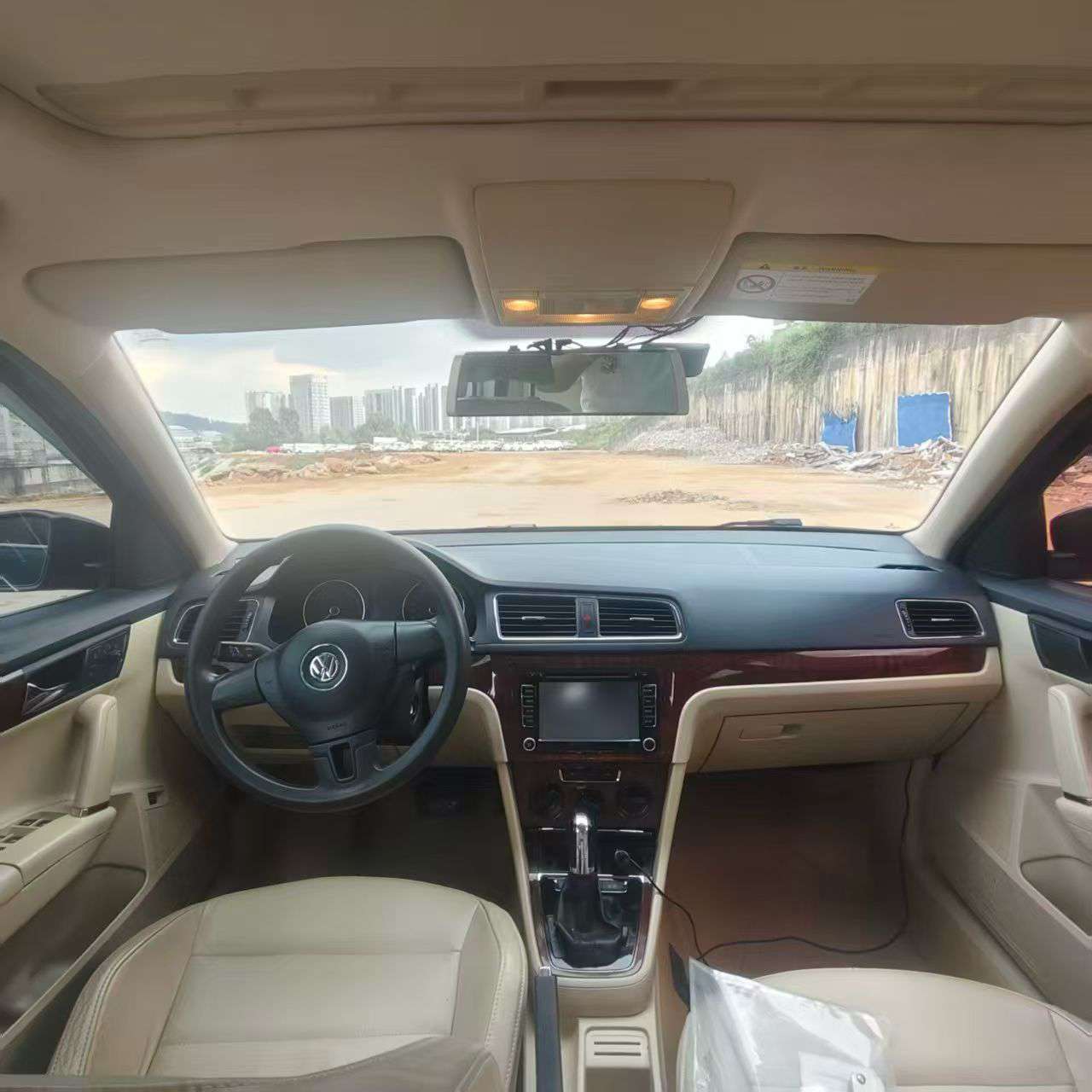 Volkswagen Lavida 6