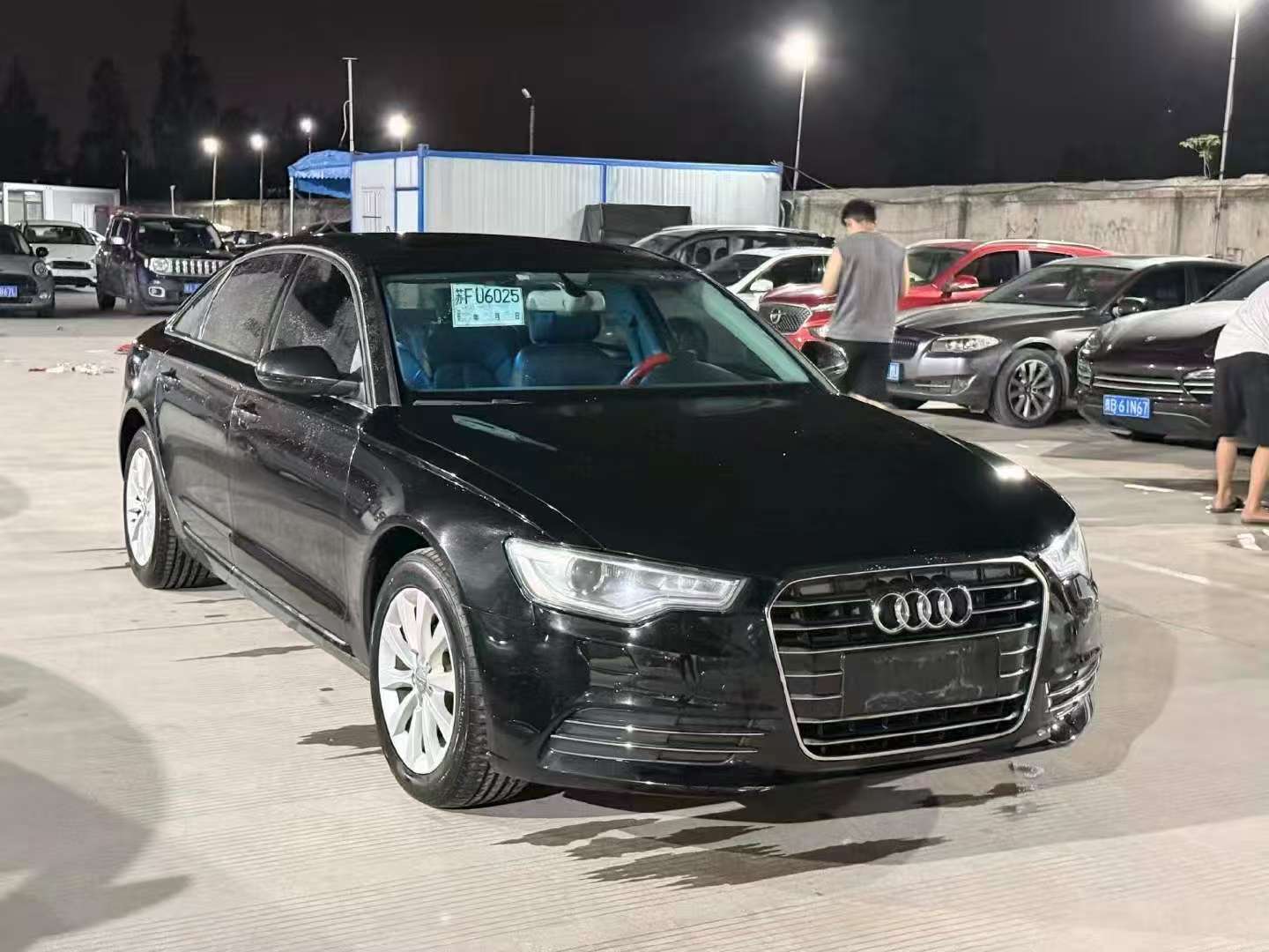 Audi A6 2.5L Automatic Sunroof Four-Seat Heating Hot/Cold Cup Holder 2