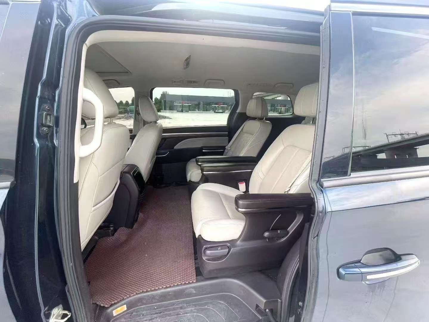 GAC Trumpchi M8 Lingxiu Series 390T Prestige Accessibility Edition 8