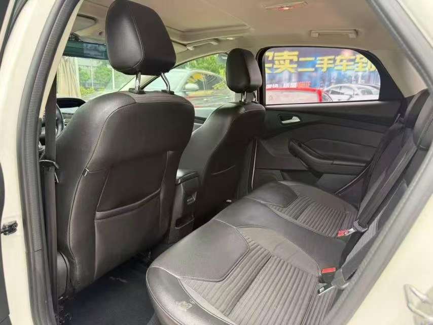 Ford Focus Sedan 1.6L Automatic Trend Edition 8