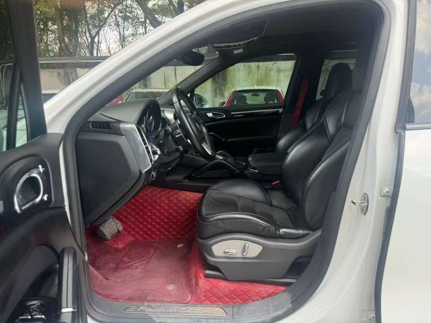 Porsche Cayenne 3.0T AWD 6