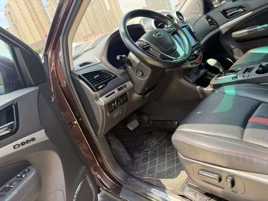 BYD S7 2.0T Automatic 7-Seater 5