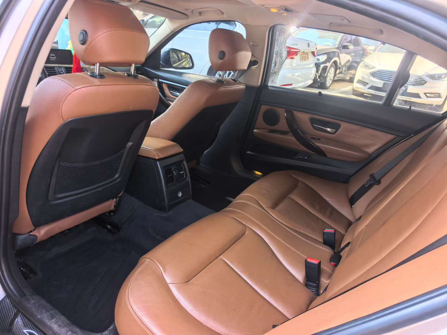 BMW 3 Series 320Li 8