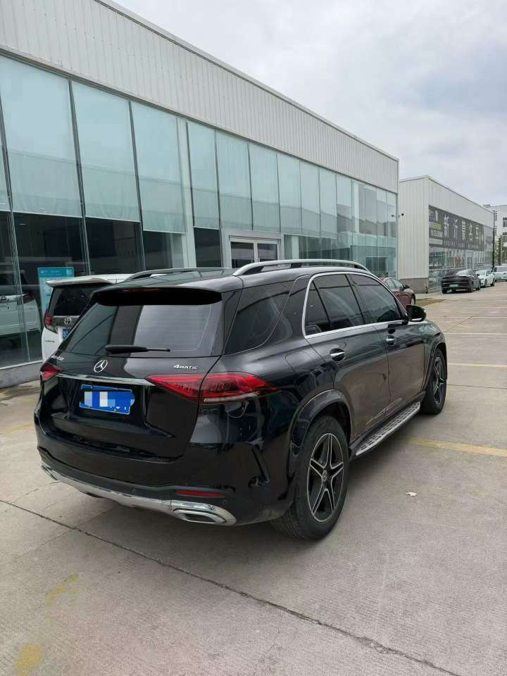 Mercedes-Benz GLE 8