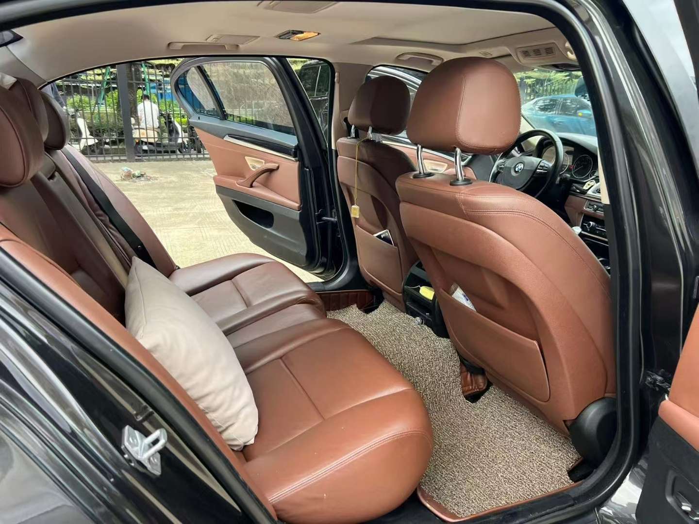 BMW 5 Series 520Li Elegant Edition 2.0T 5