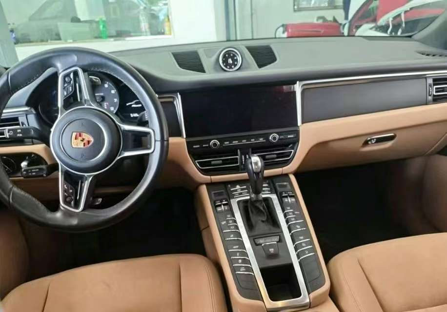 Porsche Macan 4