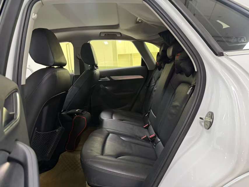 Audi Q3 35 TFSI Million Commemoration Comfort Edition 2.0T 5