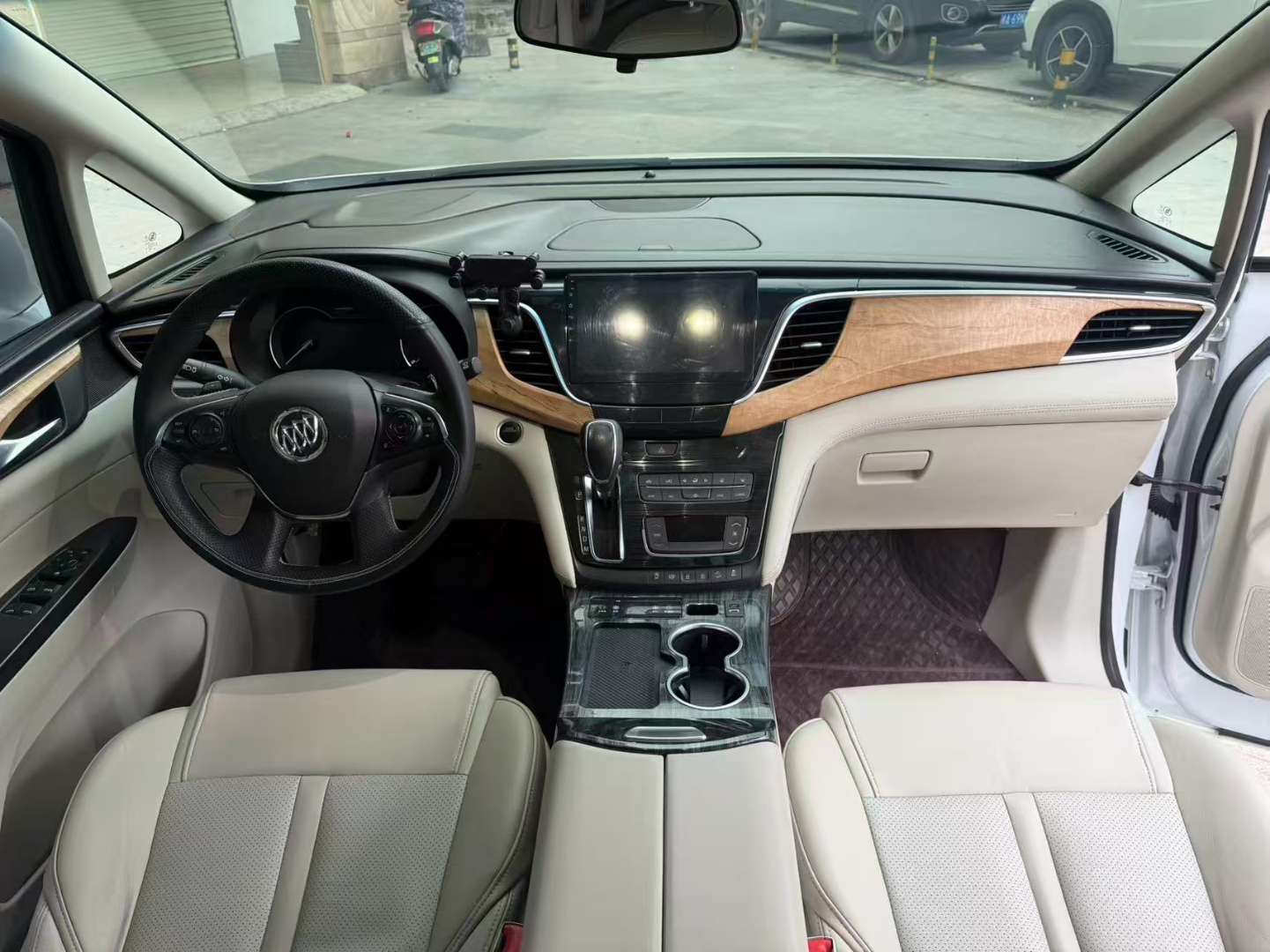 Buick GL8 Comfort ES 2.0T Automatic 7