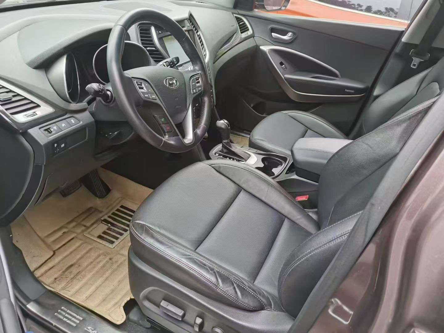 Hyundai Santa Fe 2.0T Automatic Sunroof 5-Seat 5