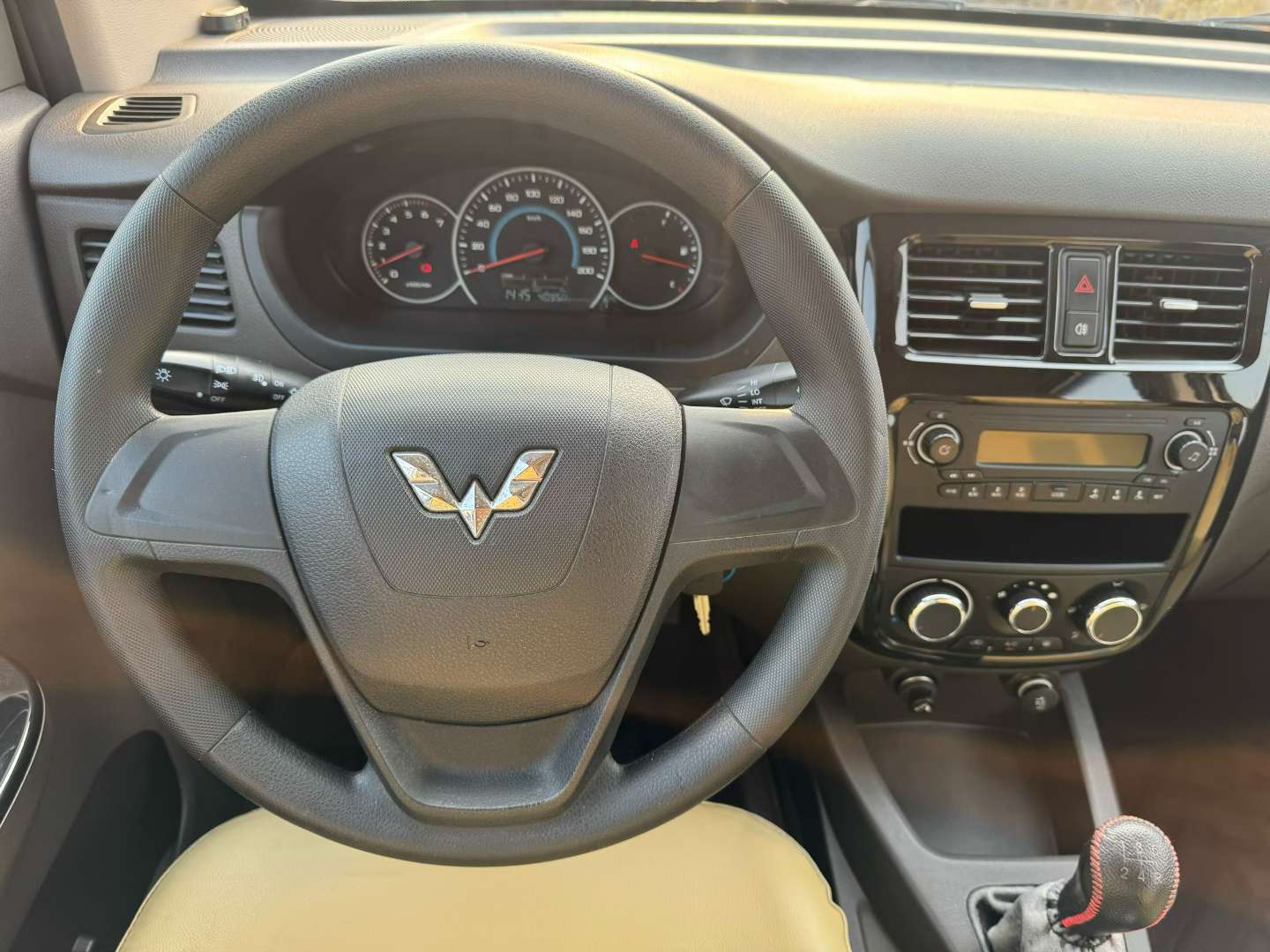 Wuling Rongguang V 6