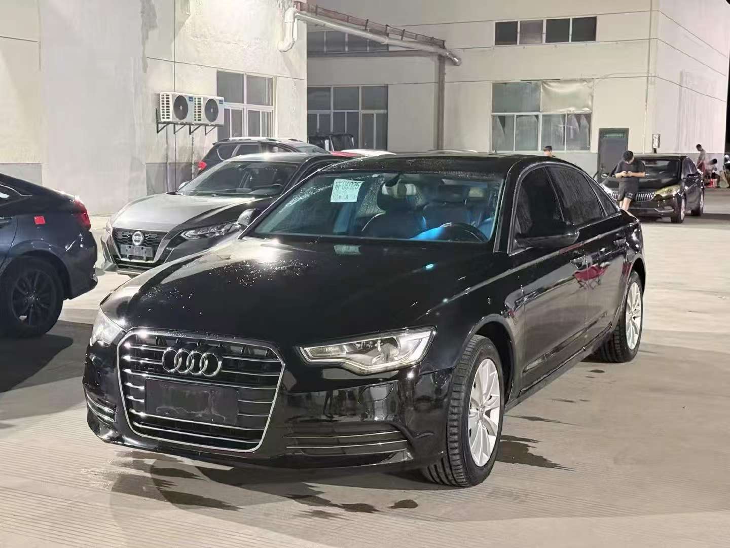 Audi A6 2.5L Automatic Sunroof Four-Seat Heating Hot/Cold Cup Holder 3