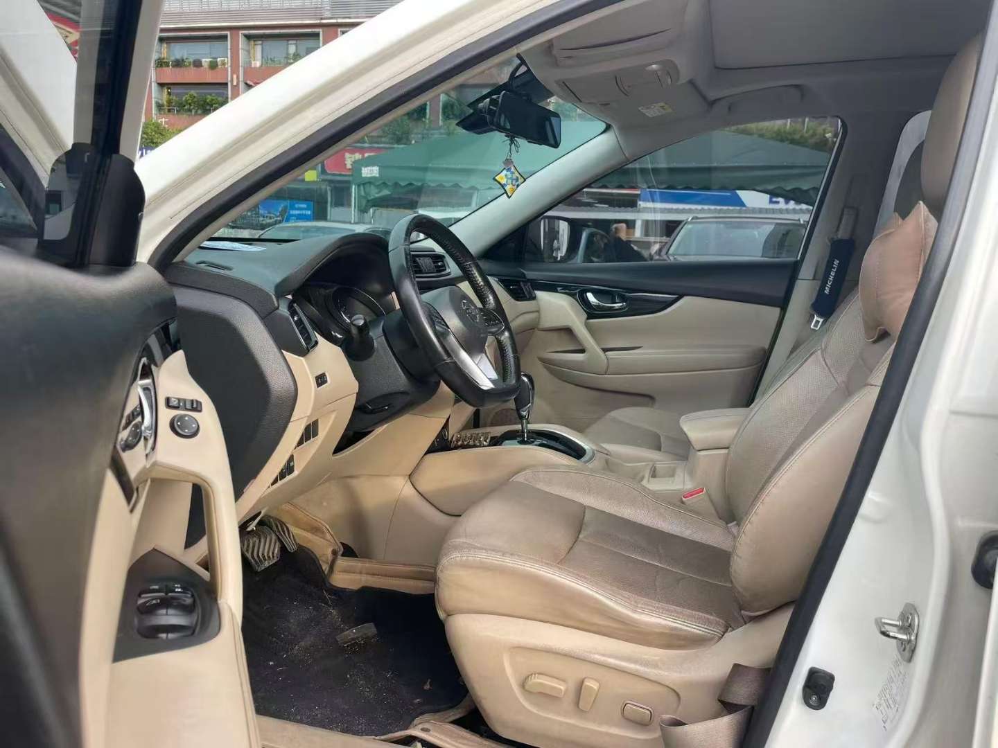 Nissan X-Trail 2.0L CVT 2WD Intelligent Connectivity 5-Seater Comfort 6