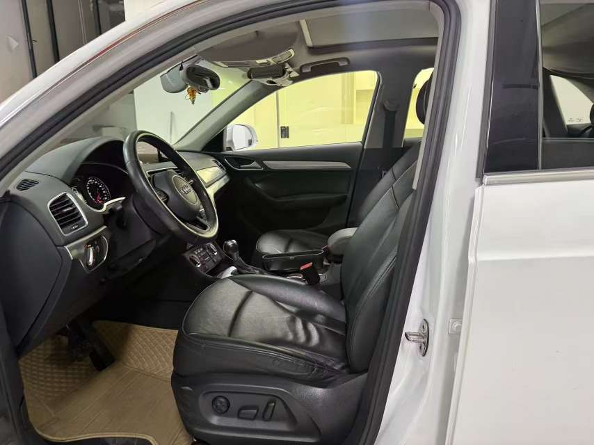 Audi Q3 35 TFSI Million Commemoration Comfort Edition 2.0T 7
