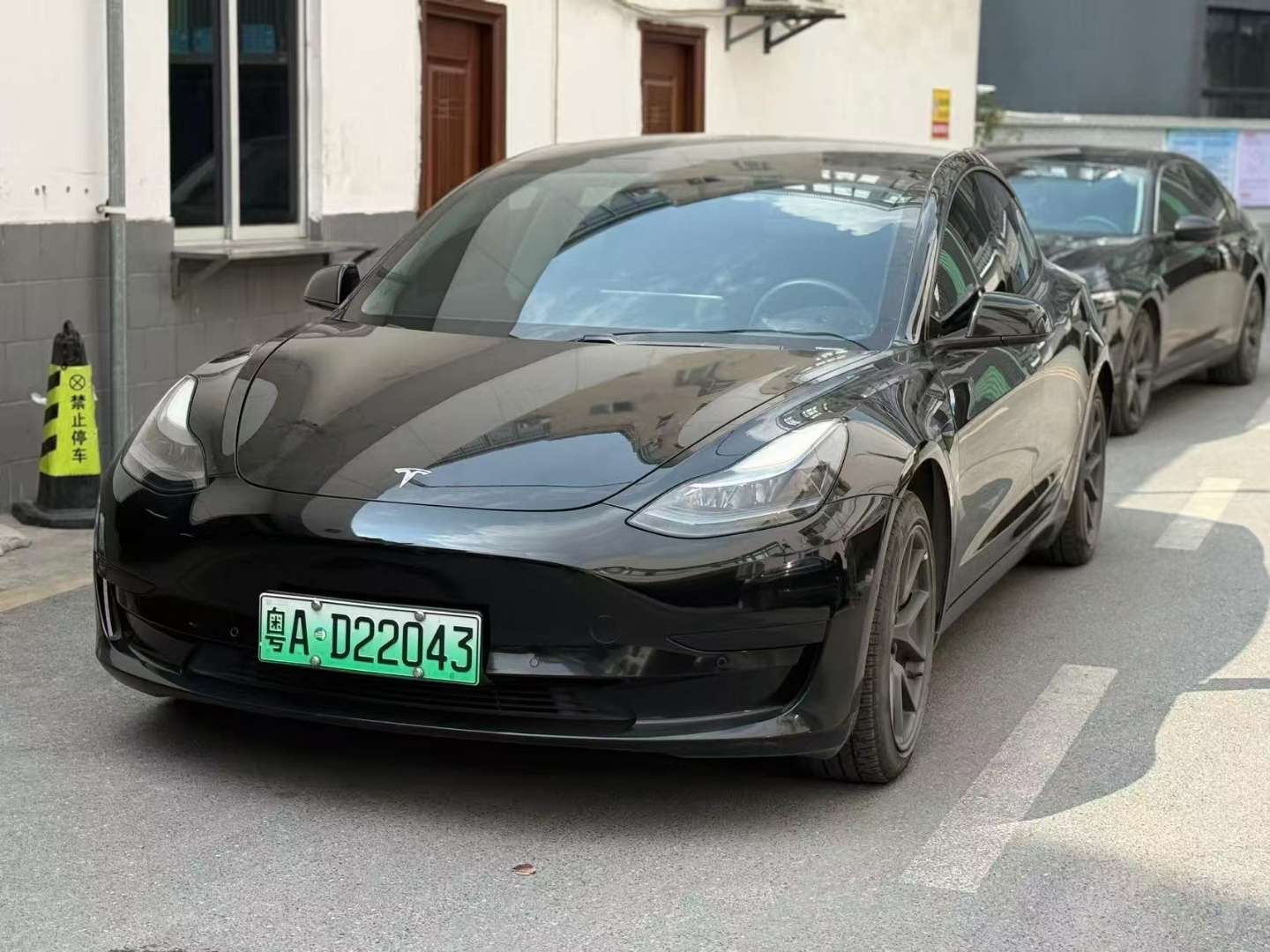 Tesla Model 3 Standard Range Rear-Wheel Drive Plus 2