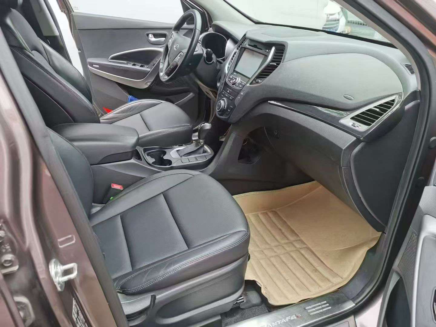 Hyundai Santa Fe 2.0T Automatic Sunroof 5-Seat 9