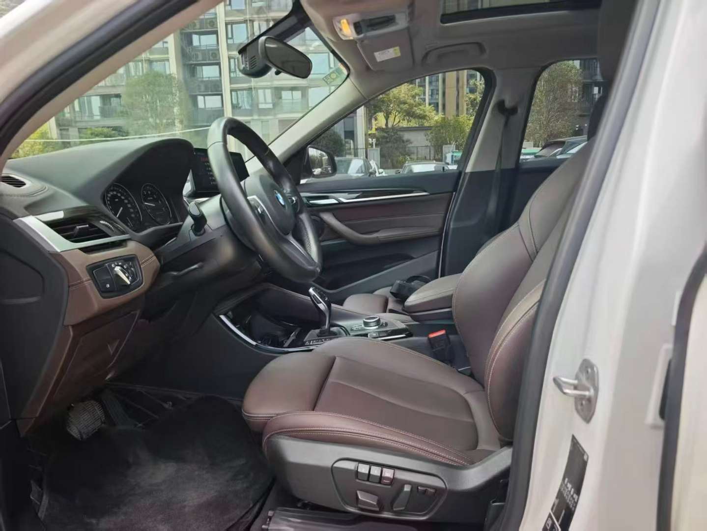 BMW X1 4WD 2.0T Premium Edition 7