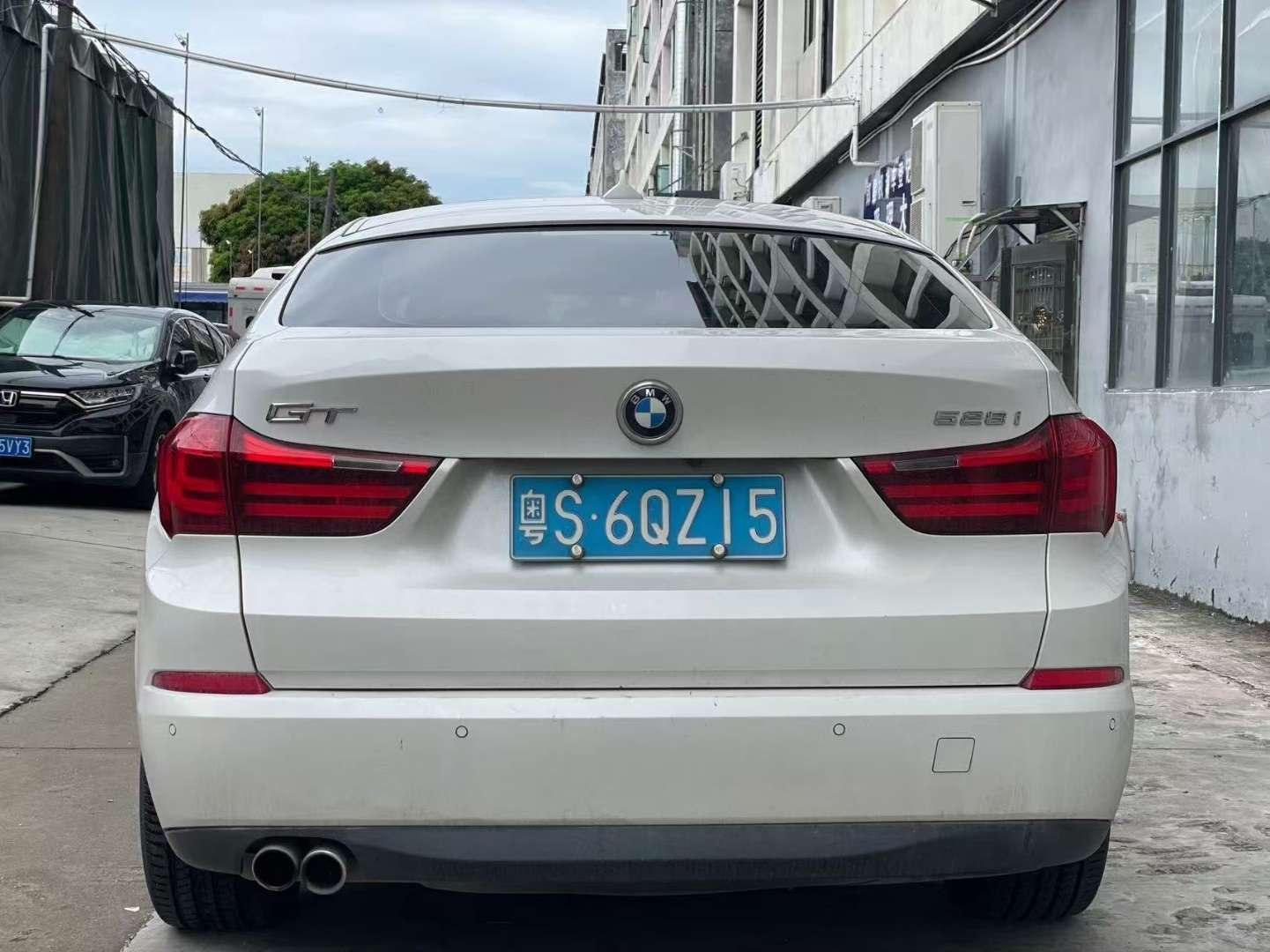 BMW 5 Series GT 528i GT Leading Edition 3
