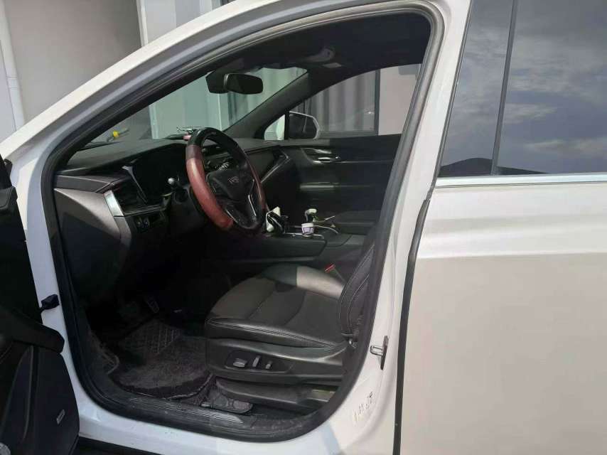 Cadillac XT5 2.0T FWD Luxury 4