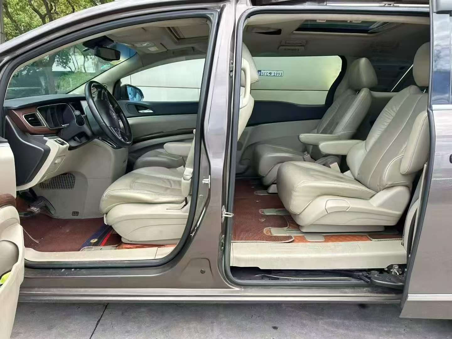Buick GL8 3.0L High Trim 4