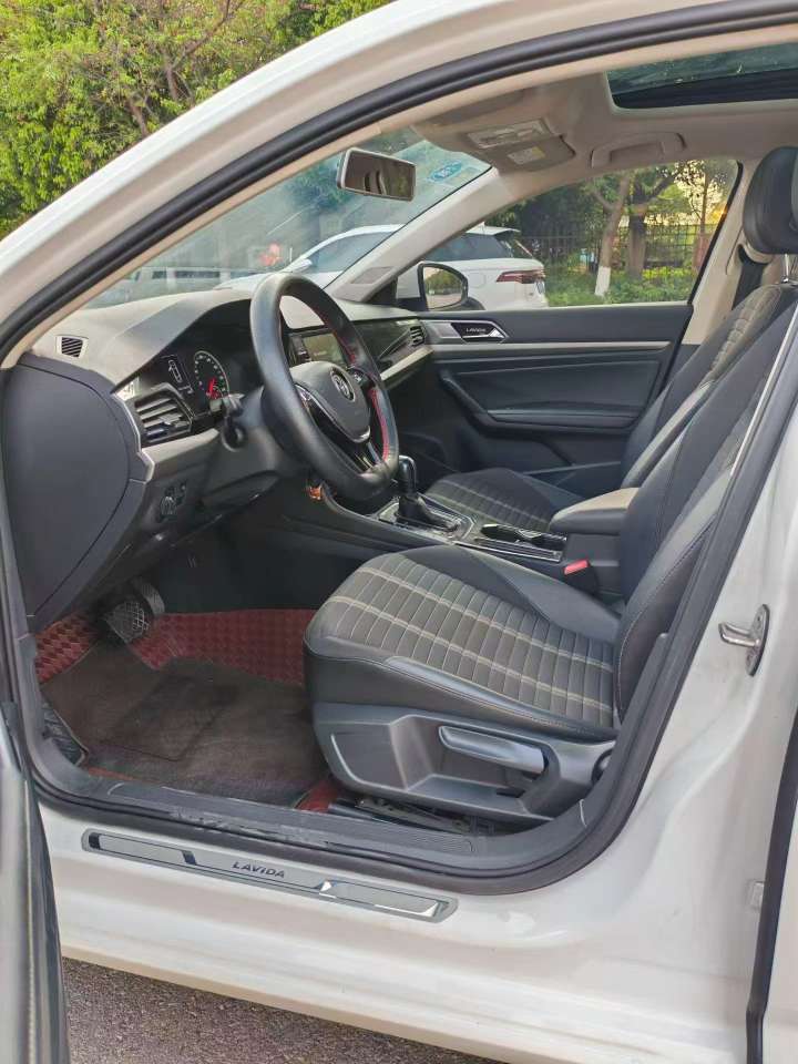 Volkswagen Lavida 1.4T 280 High Power High Trim 6