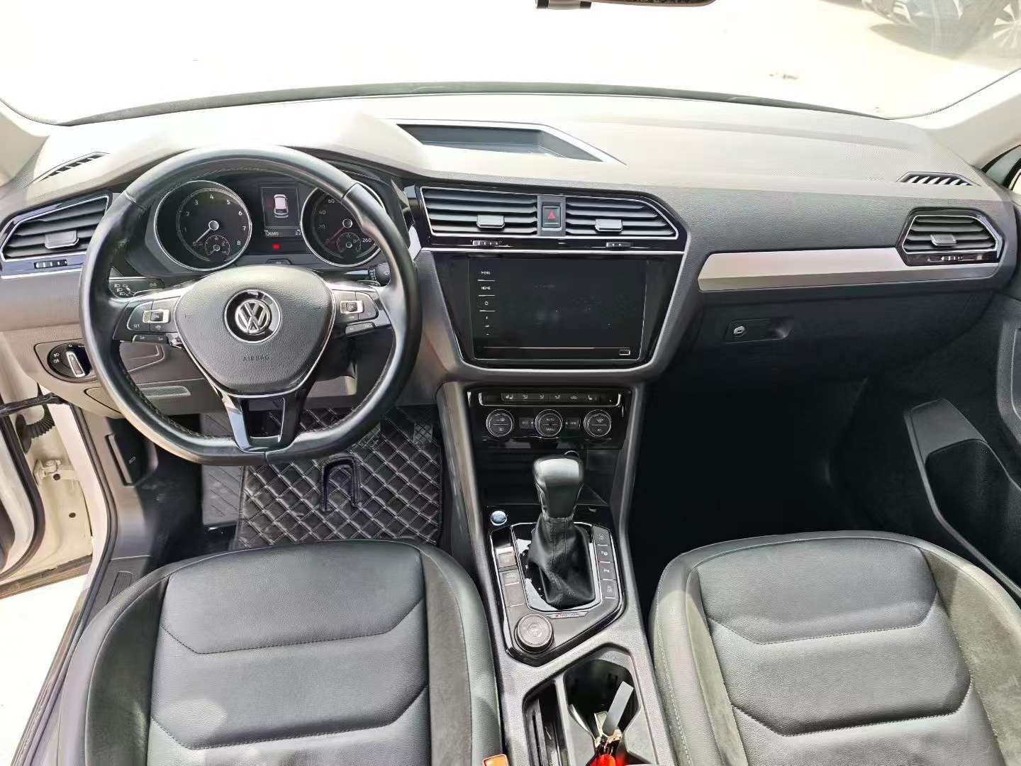 Volkswagen Tiguan L 2020 380 Luxury AWD 9