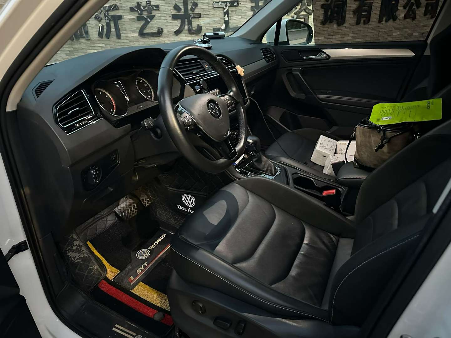 Volkswagen Tiguan L 330 Luxury 5