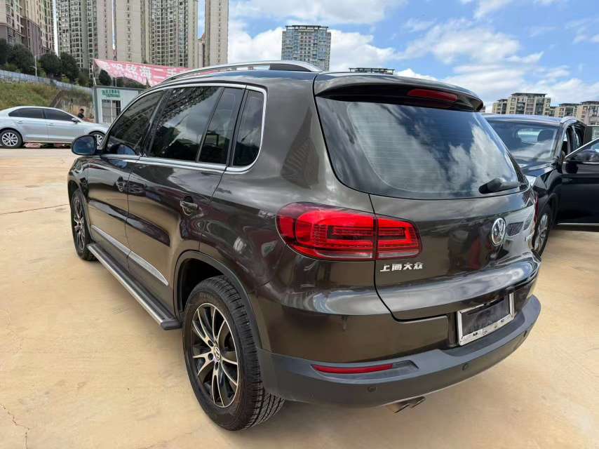 Volkswagen Tiguan 1.8T Automatic 3