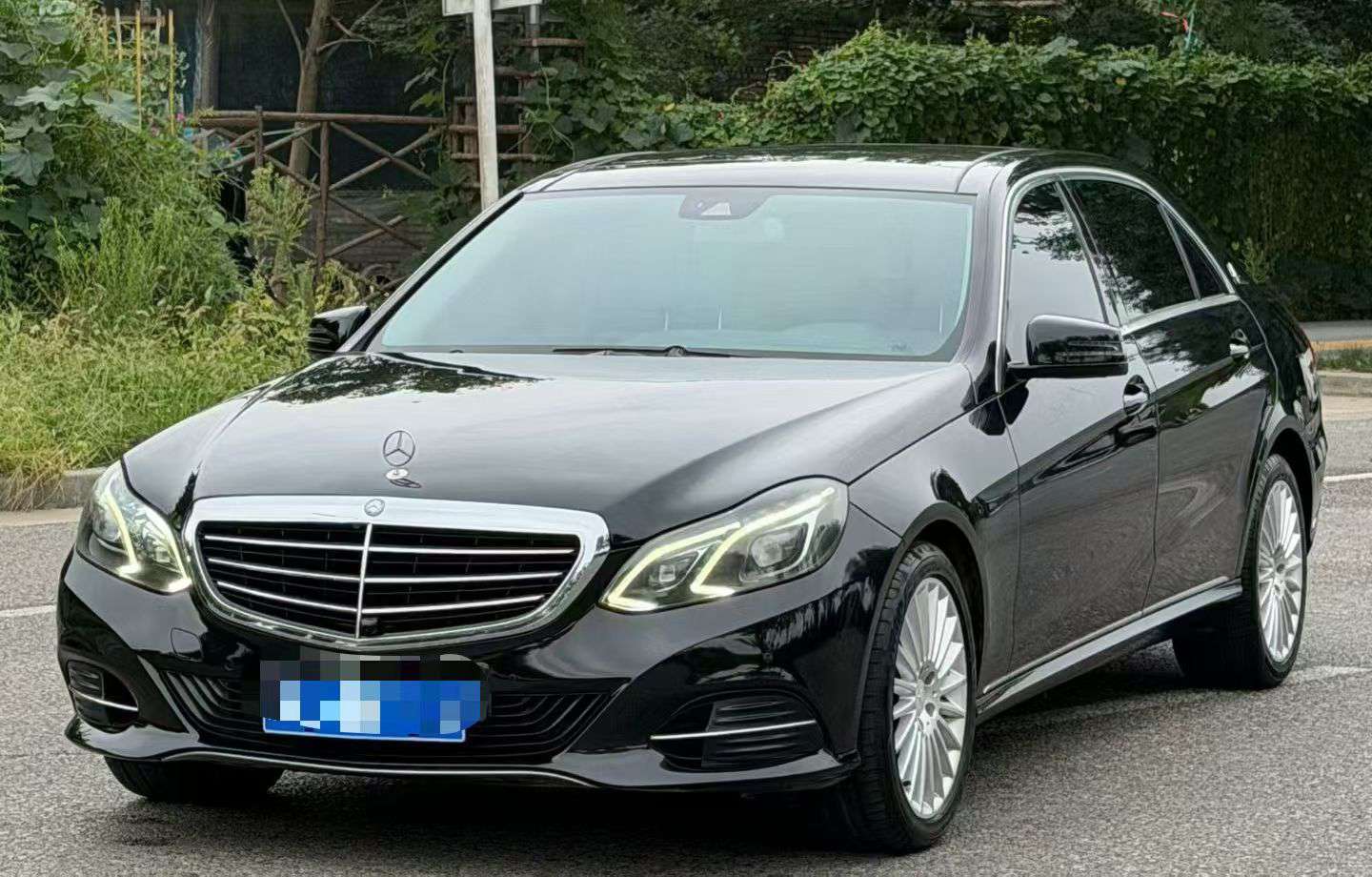 Mercedes-Benz E-Class E260L 1.8T Automatic with Sunroof 2