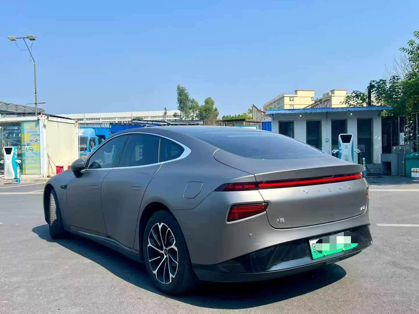 XPeng P7 586E 4