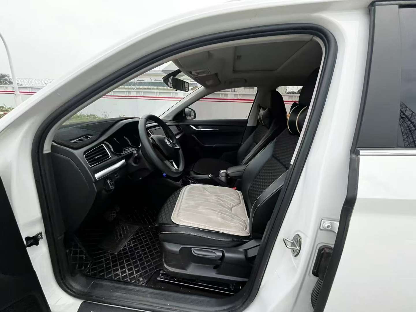 Skoda Kamiq 1.5L Automatic Comfort Sunroof 3