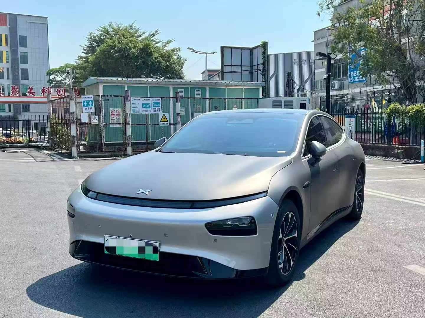 XPeng P7 586E