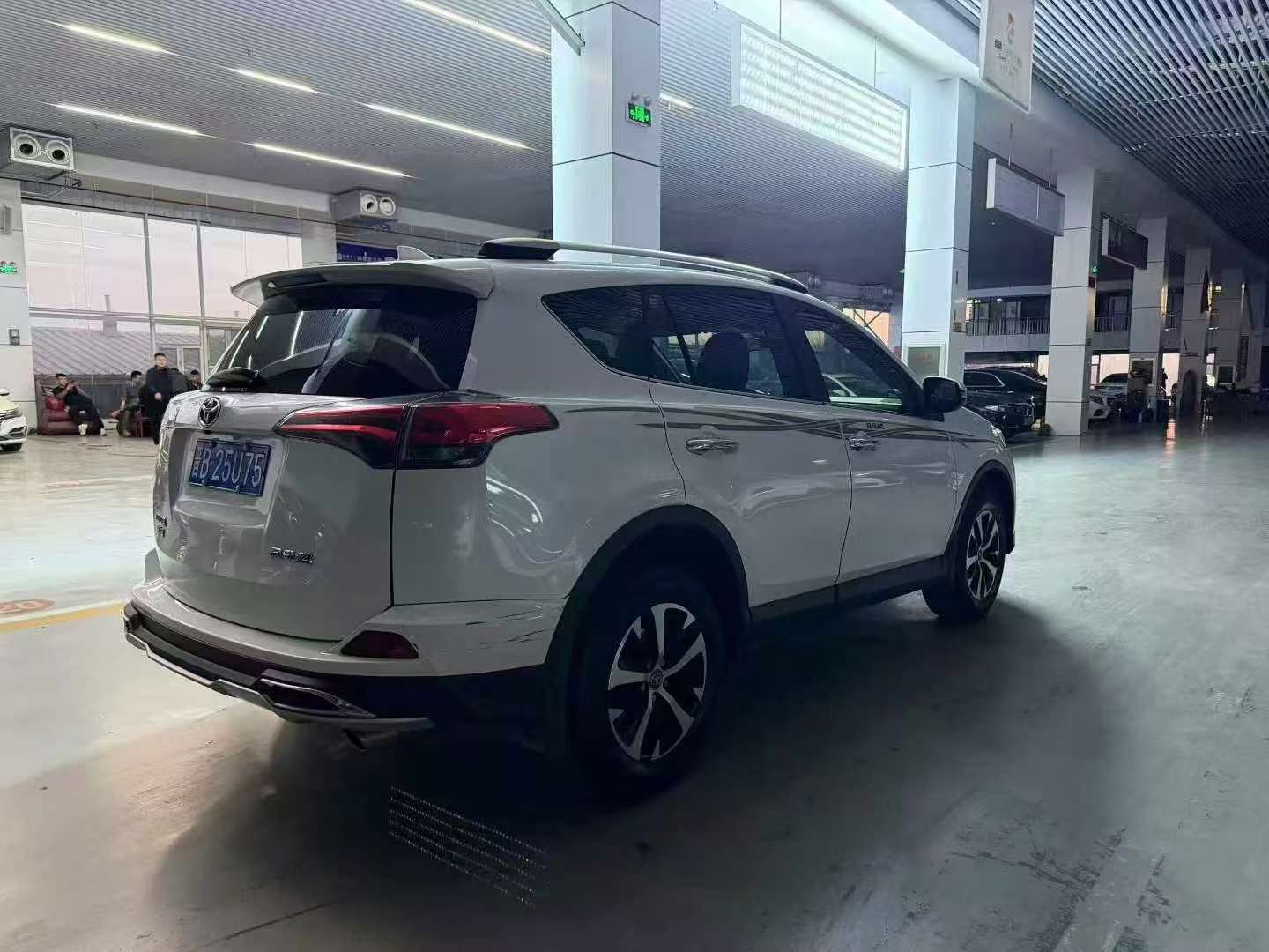 Toyota RAV4 9