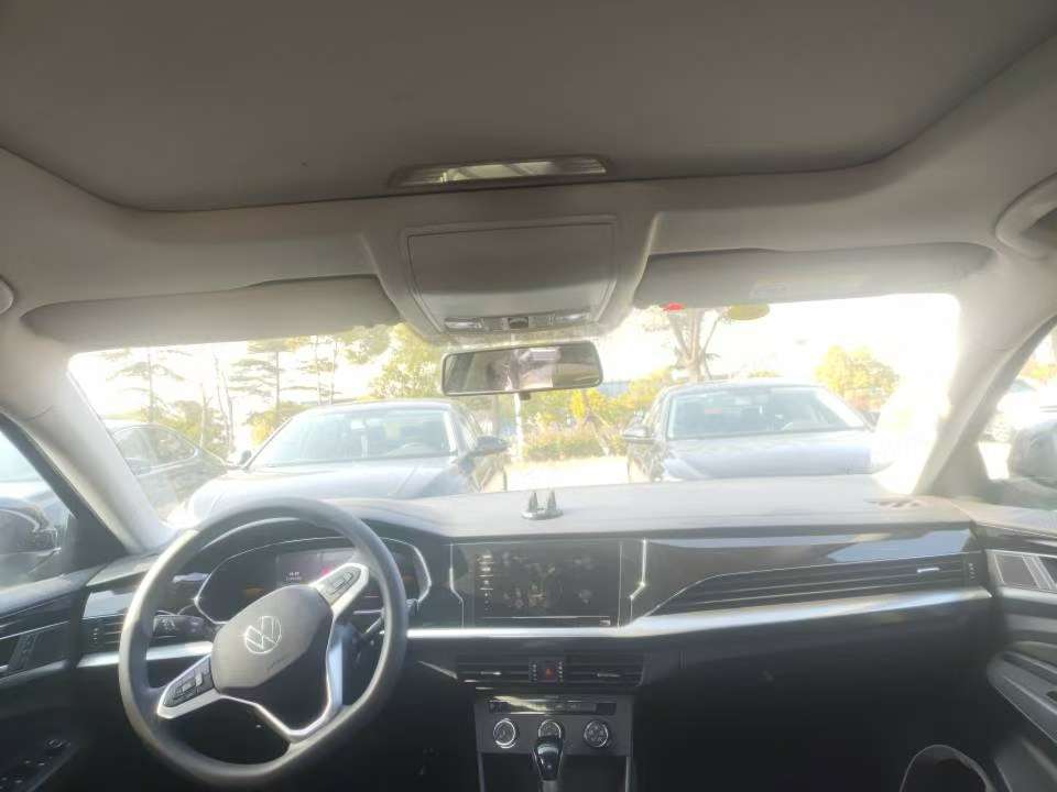 Volkswagen Passat 2023 280TSI Business Edition 2