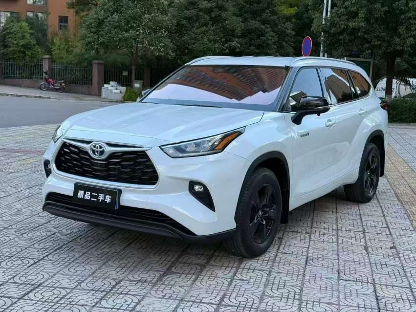Toyota Highlander 2.5 Hybrid AWD 7-Seater 3