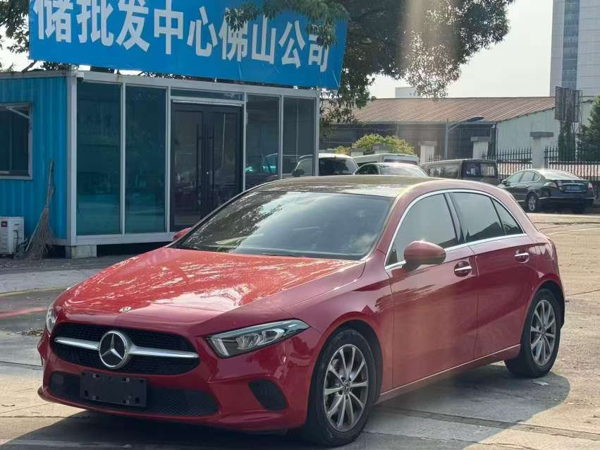 Mercedes-Benz A-Class 1.3T Automatic Sunroof Fashion Edition