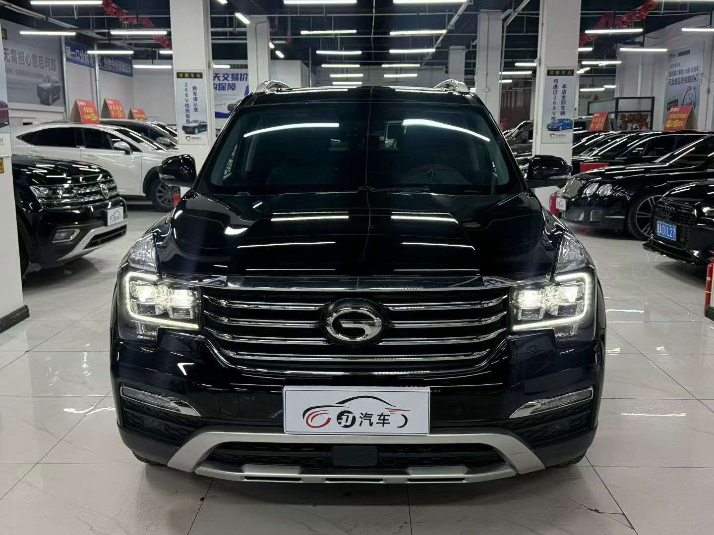 GAC Trumpchi GS8 2017 2.0T AWD 7-Seater Luxury 2