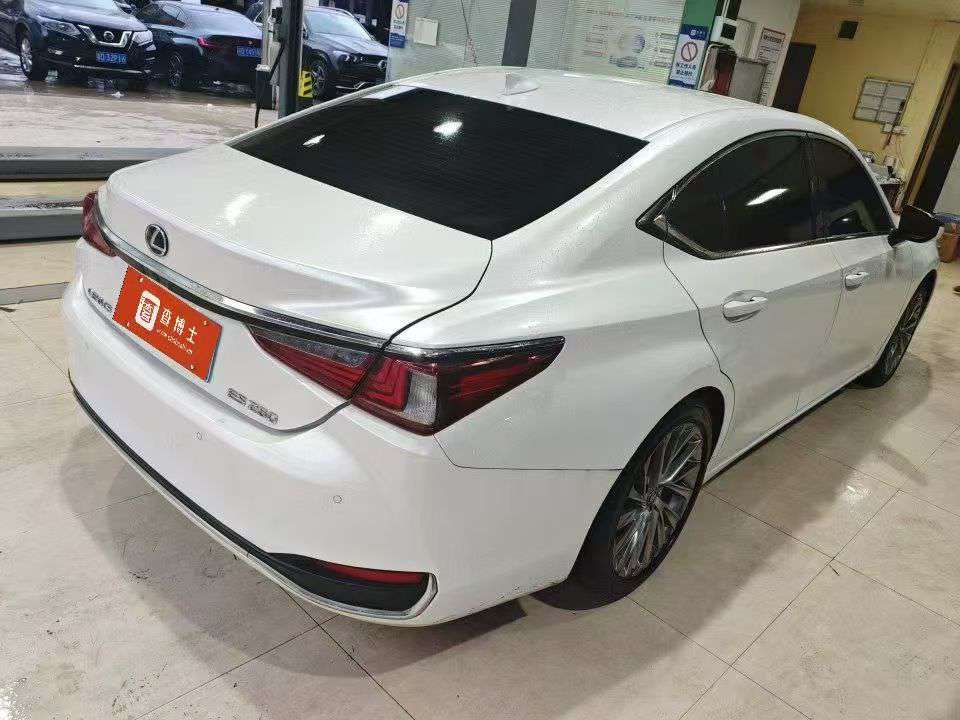 Lexus ES 2020 2.5 Excellence Edition 2