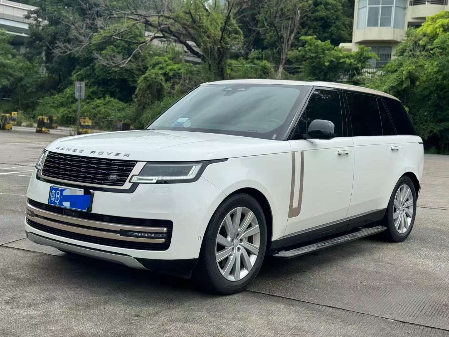 Land Rover Range Rover 3.0L 400PS Shengshi 7-Seater Long Wheelbase
