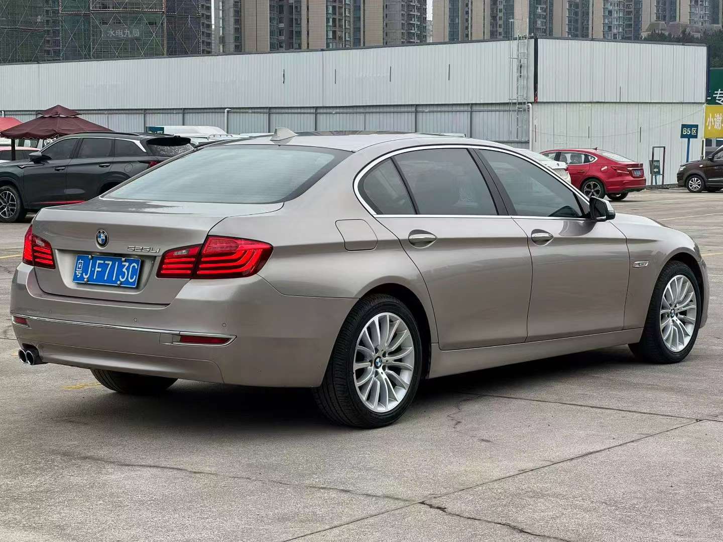 BMW 5 Series 2017 525Li Luxury Edition 7
